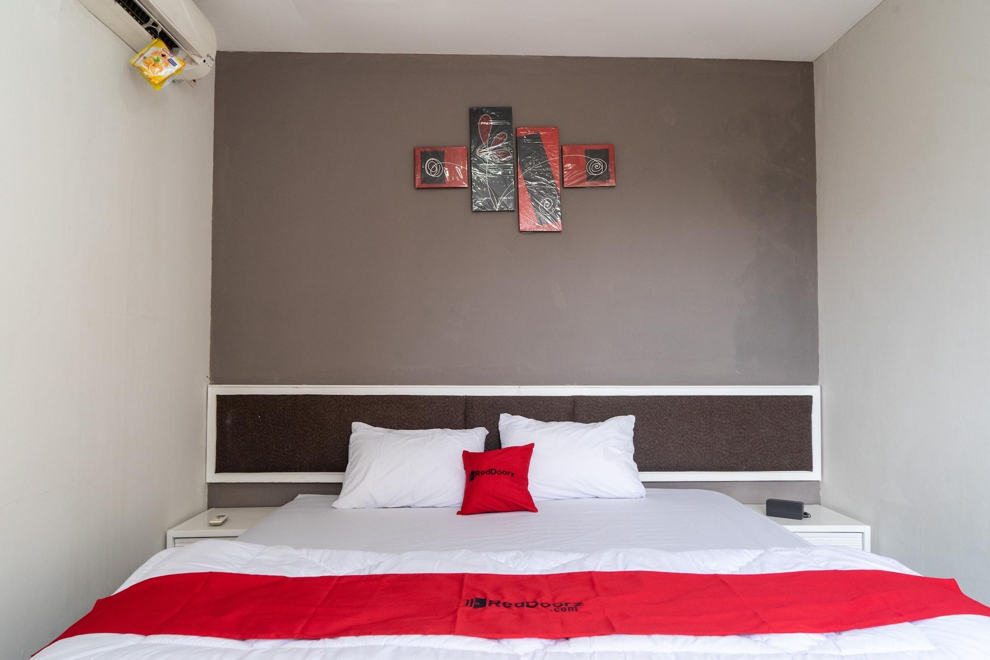 เรดดอร์ซ พลัส แอท ซาวะฮ์ เบซาร์ Hotel จาการ์ตา ภายนอก รูปภาพ