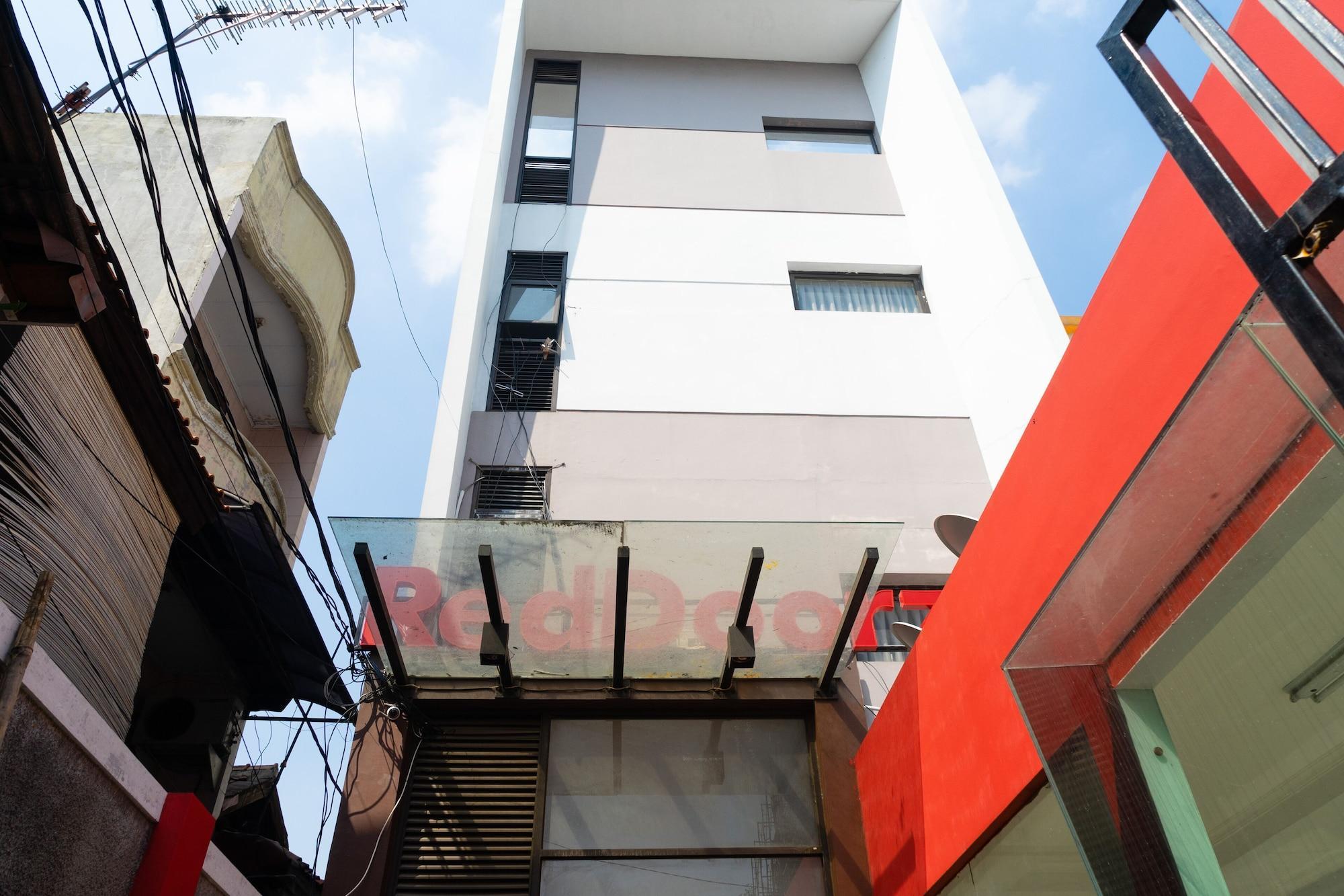 เรดดอร์ซ พลัส แอท ซาวะฮ์ เบซาร์ Hotel จาการ์ตา ภายนอก รูปภาพ